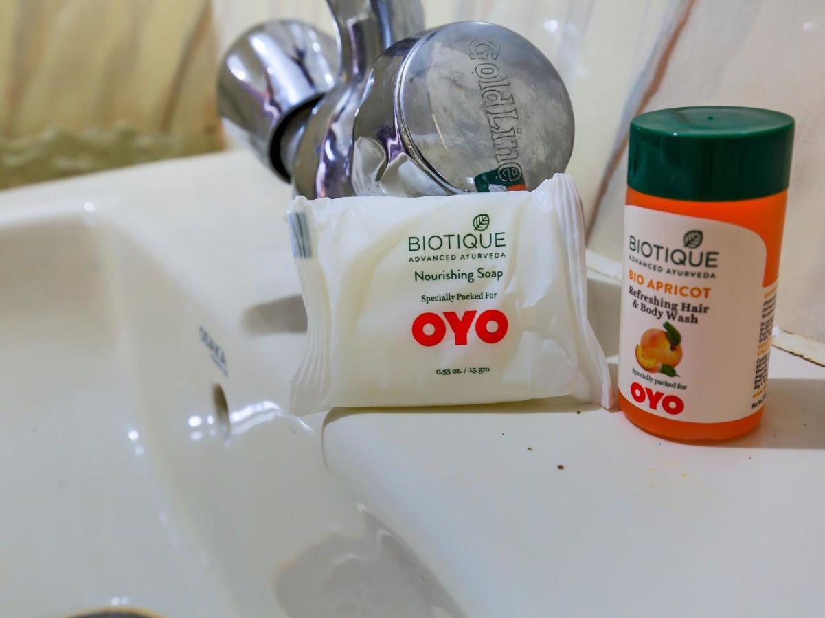 OYO 72519 Meera Bhawan Hotel Vrindavan Bagian luar foto